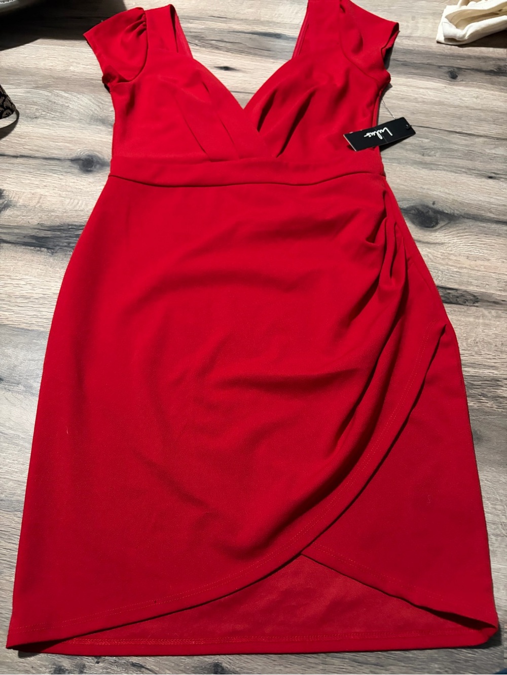 NWT Lulu's Red V-Neck Wrap Mini Dress- M